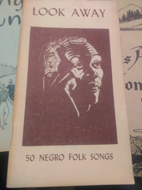 Vintage 19 Pocket full  of Song. Sing Along. Carol's. Tunes.  in Arts & Collectibles in Gatineau - Image 3