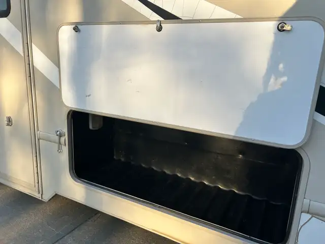 2017 Four Winds Class C 26 ft Motorhome in RVs & Motorhomes in Red Deer - Image 11
