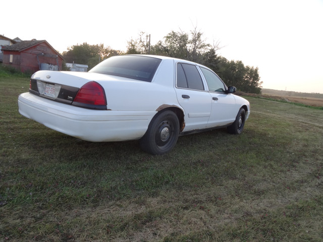 2010 Crown Victoria Police Intercepter in Cars & Trucks in Strathcona County - Image 4