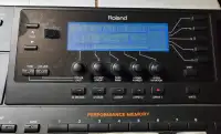 Roland G-800 Synthesizer/Arranger/Workstation 76-Key Keyboard