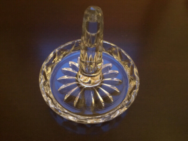 CRYSTAL RING HOLDER in Other in Mississauga / Peel Region - Image 2
