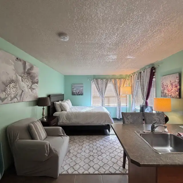 Hinton bachelor suits for rent