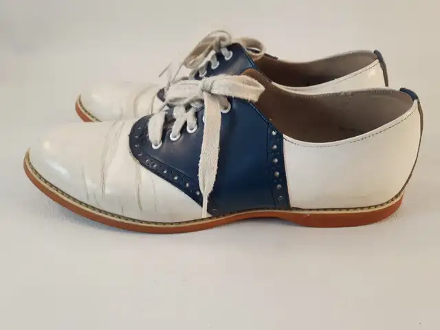 Vintage 1950s Two Tone Leather Oxford Saddle Women's Shoes in Arts & Collectibles in Kitchener / Waterloo - Image 4
