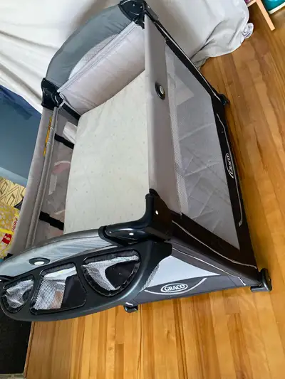 Lit Parc bébé pliable 2 en 1 Graco,portable avec roue, View more