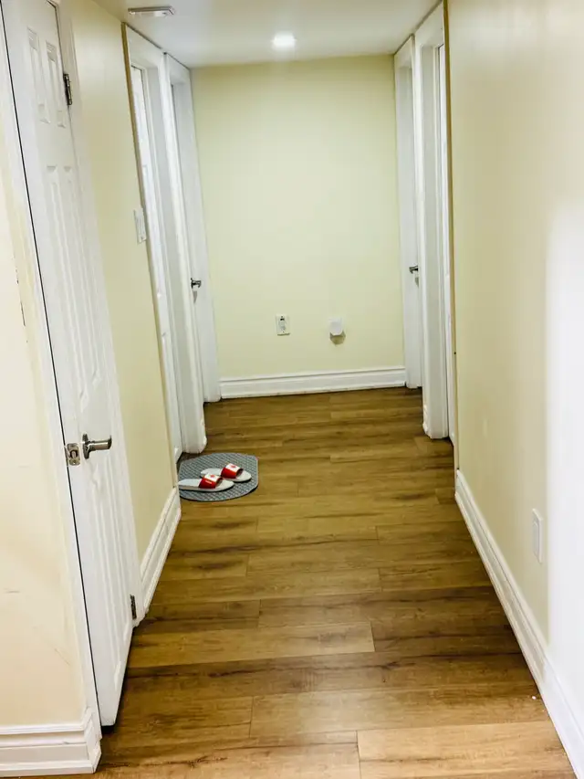 Private ROOM FOR RENT (girls only) in Room Rentals & Roommates in St. Catharines - Image 4