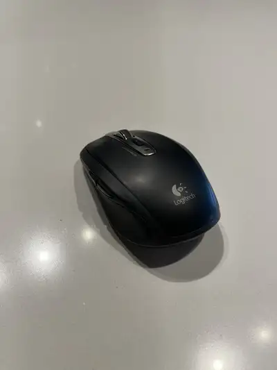 Hyper-fast scrolling Works on any surface Reason for selling: Bought a Logitech MX Master 3 --------...