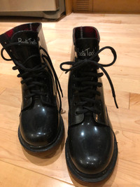Ladies Size 8 Black Boots