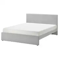 bed frame // cadre de lit IKEA