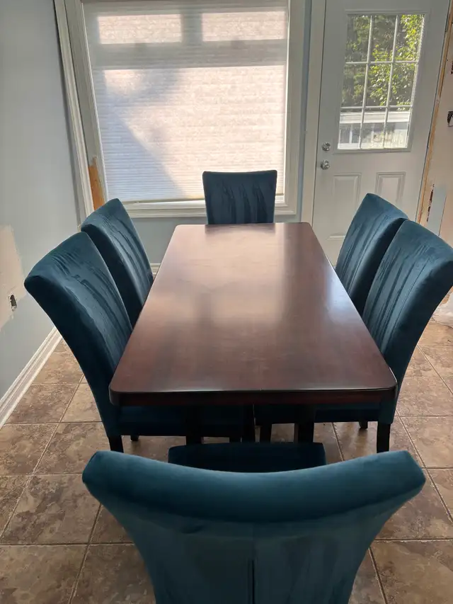 Wheaton’s solid wood dining table & 6 Structube dining chairs in Dining Tables & Sets in City of Halifax - Image 3