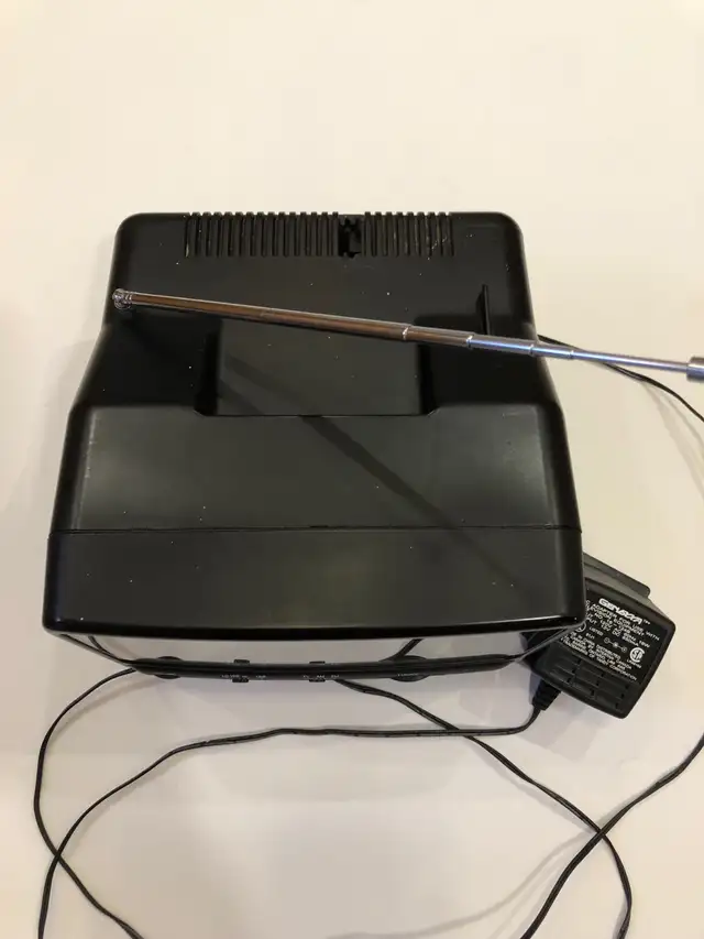 Genexxa Vintage Black & White Portable TV with Am/Fm Radio. in TVs in Saint John - Image 5