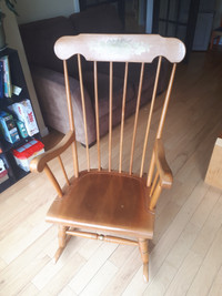 Chaise Bercante | Achetez ou vendez des chaises et fauteuils dans  Sherbrooke | Petites annonces de Kijiji