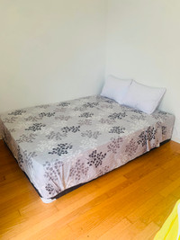 MATELAS ET SOMMIER ~~~ *QUEEN SIZE MATRESS AND BOX SPRING*