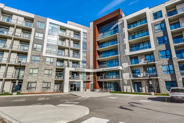 THIS IS THE ONE! BEAUTIFUL 1 BED+ DEN CONDO WITH LAKE VIEWS63804706313345123