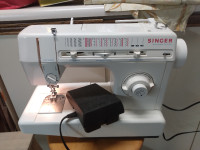 Singer Sewing Machine (needs some servicing)