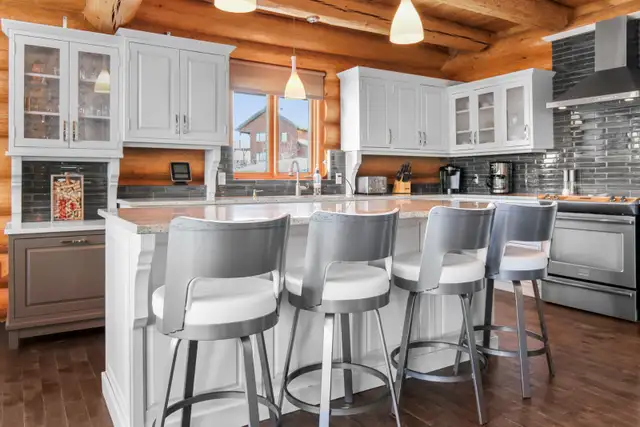 Chalet de luxe a vendre au Valinouët in Condos for Sale in Saguenay - Image 8