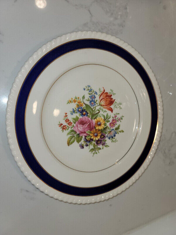 Ranelagh Johnson Bros. Dinner plates - 6 available in Kitchen & Dining Wares in City of Toronto