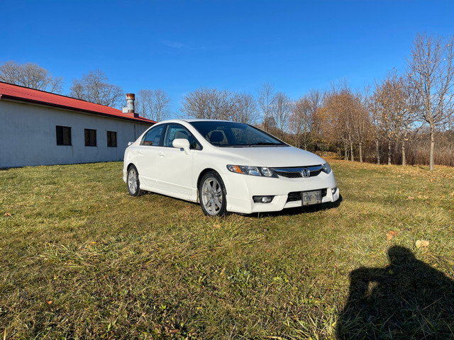 Clean 2009 civic sedan with upgrades in Cars & Trucks in Guelph