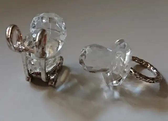 Crystal Glass Baby Carridge & Baby Pacifier Crystal Glass in Arts & Collectibles in Oshawa / Durham Region - Image 6