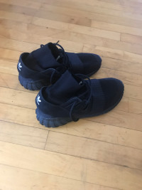 Adidas Tubular Doom, Triple Black 2.0 Mens shoes. Size 10