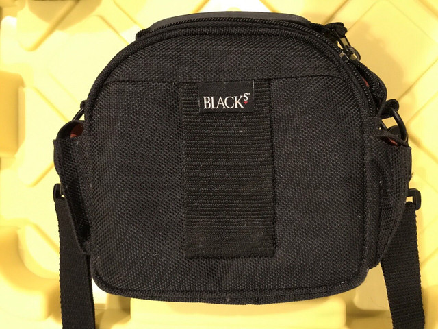 Blacks is Photography camera bag $10 in Cameras & Camcorders in Barrie