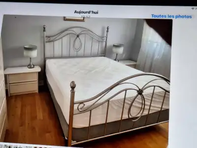 Tête et pied de lit en métal de grandeur Queen, View more