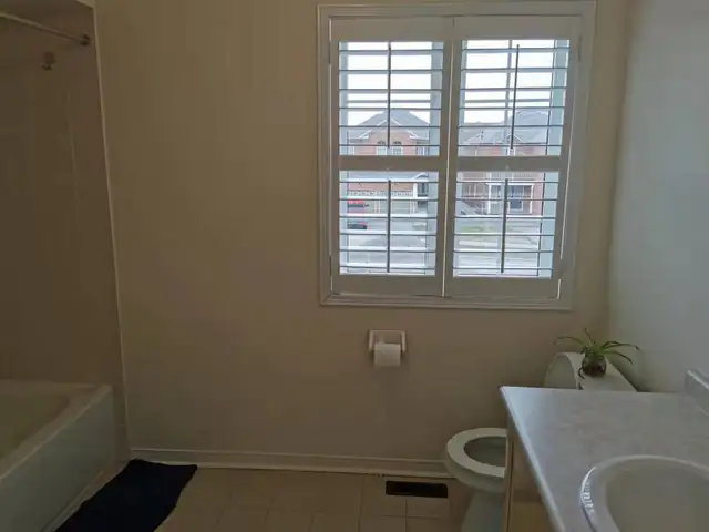 one master room for rent  in Room Rentals & Roommates in Mississauga / Peel Region - Image 6