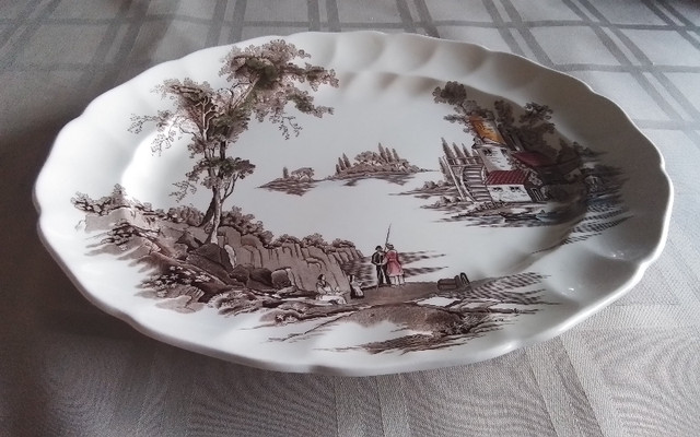 OVAL PORCELAIN MEAT PLATTER, 222 FIFTH, SPICE KINGDOM 14"x10" in Arts & Collectibles in City of Toronto - Image 4