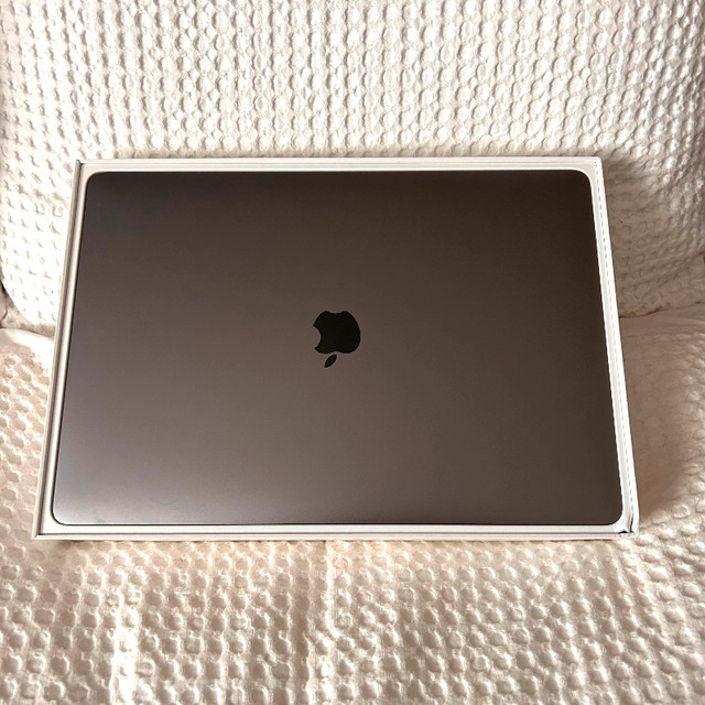 APPLE | MacBook Pro 2019, 15" dans Portables  à Laval/Rive Nord - Image 2