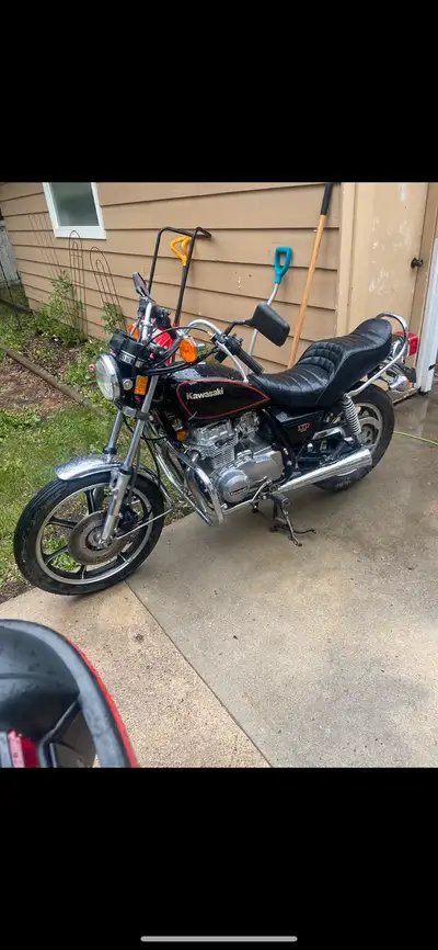1982 Kawasaki KZ440 LTD Runs great. This bike would be a perfect starter bike or cruising bike. Only...