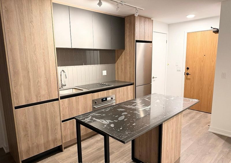 Lease: 1BR 1WR, Heat, Hydro, Locker, Parking Included 2