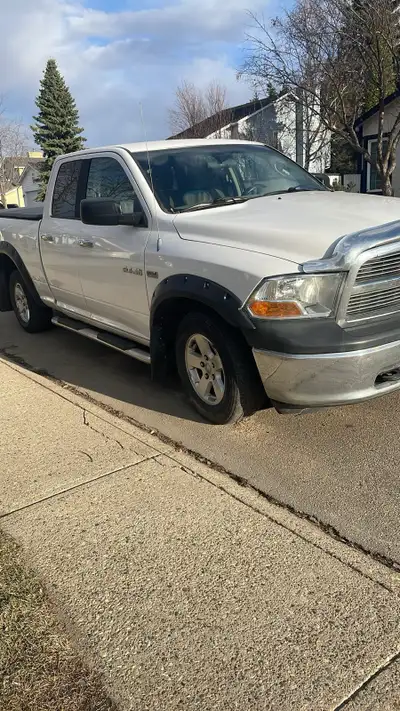 Description: Up for sale is a well-maintained 2011 Dodge Ram Quad Hemi 5.7 V8 engine and 4WD with Tr...
