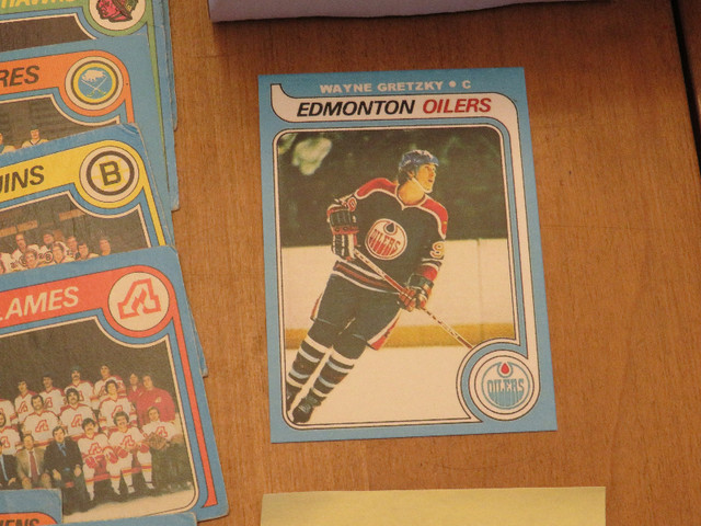 Complete hockey cards set of OPC 1979-80 Gretzky rookie Reprint dans Art et objets de collection  à Ville de Québec - Image 2