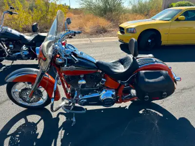 2010 CVO FLSTSE2 FOR SALE / 28414 KM / ORANGE AND BLACK / $15,700.00 / Contact Myron @ 403-550-8887