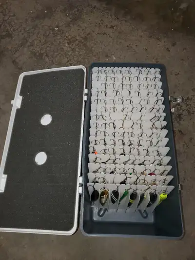 Vintage fishing spoons 120 pieces , walleye, pike, ice fishing, View more