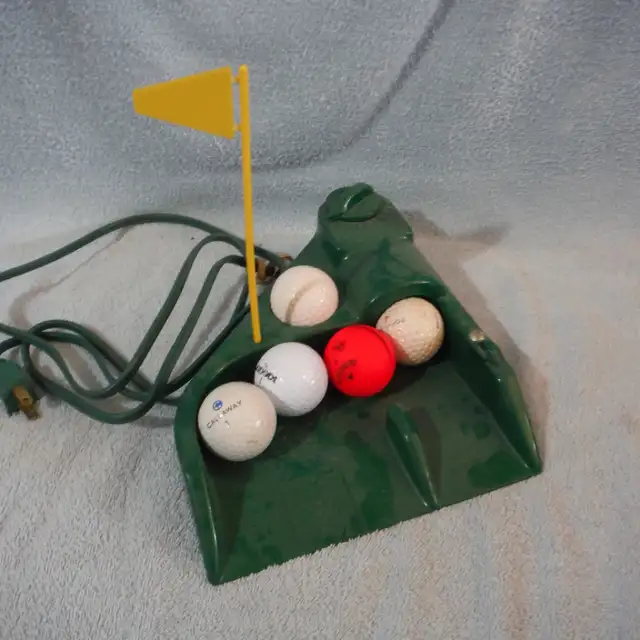 Putting practice machines- with ball return in Other in Calgary - Image 3