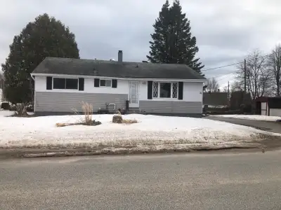 Detached three bedroom two bath bungalow for rent on the quiet side street in Elliot Lake. Corner lo...
