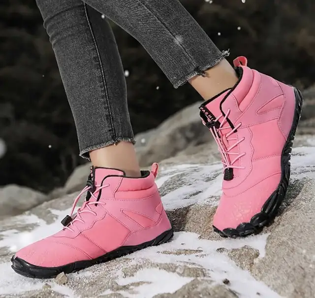 Women Walking Boots Waterproof, Size 9.5 in Men's Shoes in Mississauga / Peel Region - Image 5