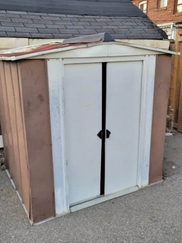 Metal shed for sales. in Outdoor Tools & Storage in City of Toronto - Image 2