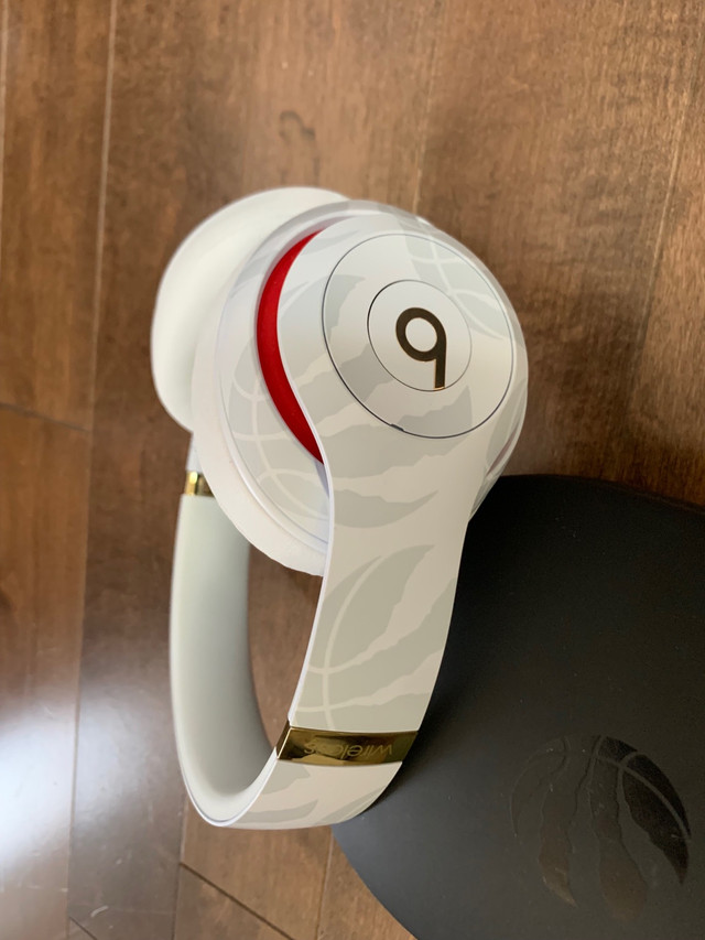 Beats Studio 3 Toronto Raptors edition (rare) in Headphones in Calgary