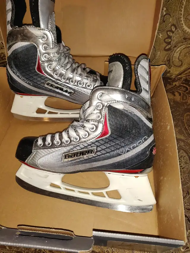 Bauer Skates in Skates & Blades in Markham / York Region - Image 3