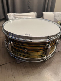 1960’s pearl gold grain 14” snare drum 