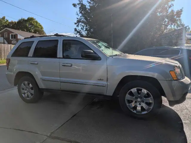 2010 Jeep Grand Cherokee Laredo 4x4