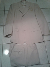 Men's XXL suit (blazer + pants/trousers) $40/ trade 