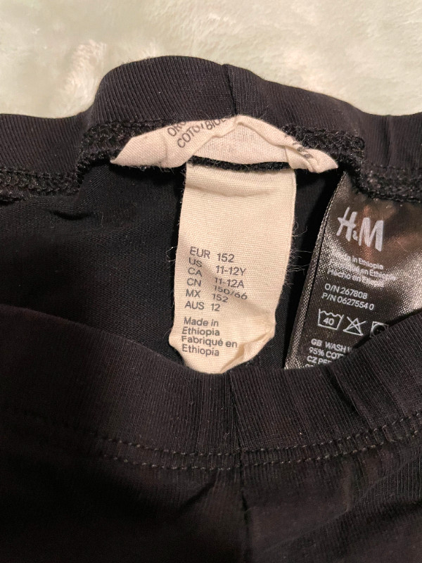 H&M black basic cotton leggings - 11/12 - EUC in Kids & Youth in Calgary - Image 3