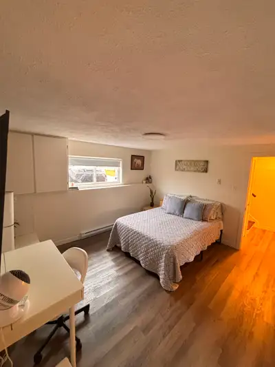 Dartmouth - Furnished Room with Private Bath - $900/month or $200 per week (Singles only). Please re...