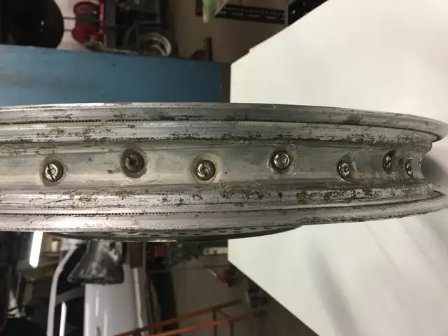 1992 Suzuki DR650 Front Wheel in Motorcycle Parts & Accessories in City of Toronto - Image 5
