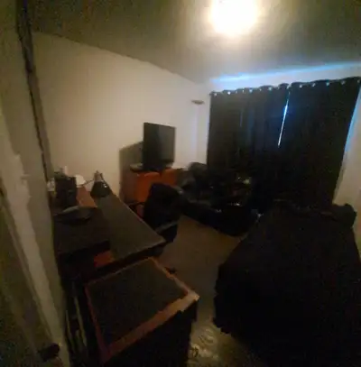 ( calls only please ) I have a sanitized, furnished, locking room available for a compatable working...