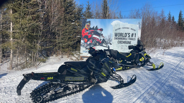Polaris assault 850  in Snowmobiles in Gatineau - Image 2