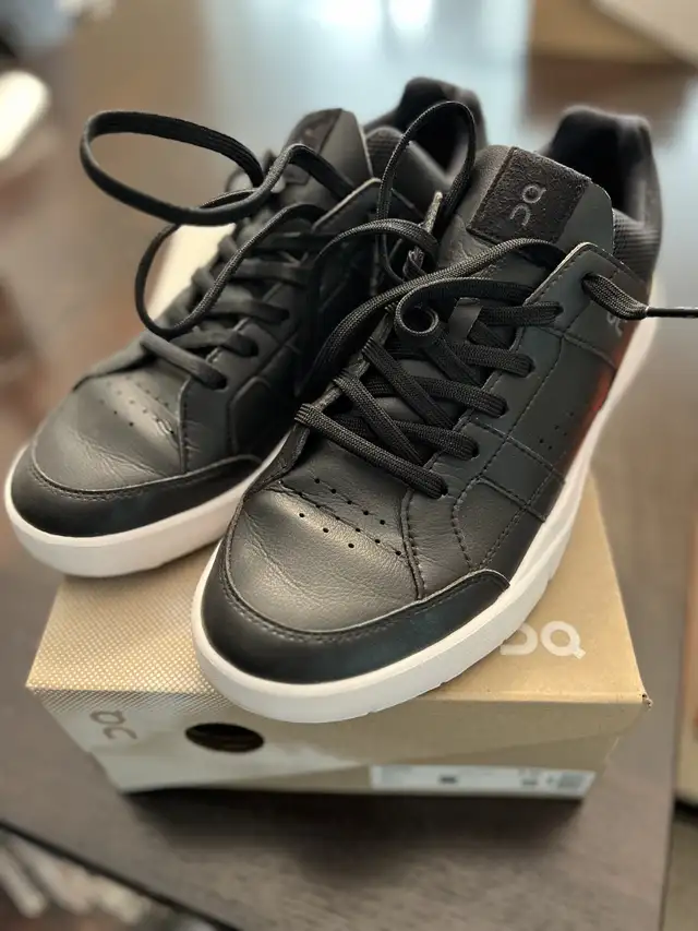 On Running Roger Clubhouse - Size 9 in Men's Shoes in Richmond - Image 2