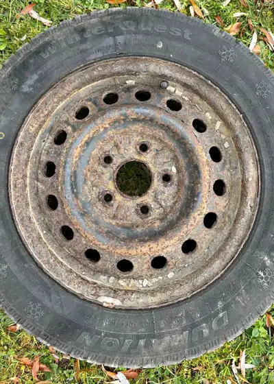 4 tire rims, came off 195/65/r15 tires, lil rusty but still got lots of life to em, bought used but...